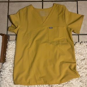 Light gold Catarina one pocket scrub top